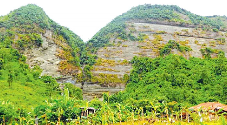 রোহিঙ্গাদের হাত থেকে ছাড়া পেল ৮ কিশোর
