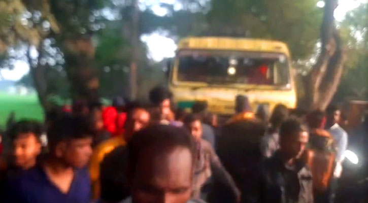ট্রাক-মোটরসাইকেল সংঘর্ষে নিহত ৩