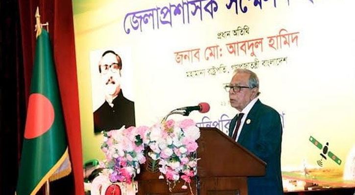 ডিসিদের মেধা ও দক্ষতা ব্যবহার করার নির্দেশ রাষ্ট্রপতির