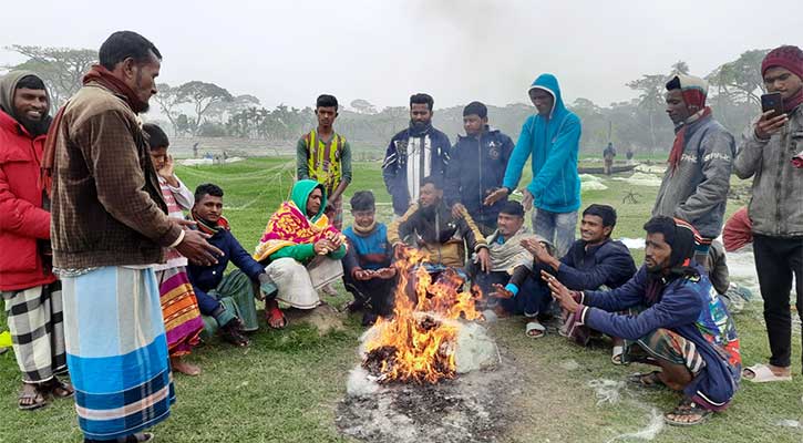 ভোলায় জেঁকে বসেছে শীত, বিপর্যস্ত জনজীবন