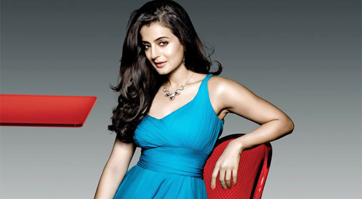 গ্রেপ্তার হচ্ছেন আমিশা প্যাটেল?