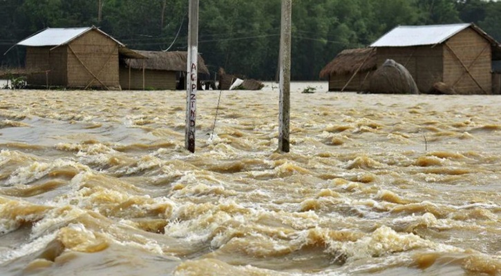 আসামে  ভারী বৃষ্টিতে প্লাবিত হচ্ছে নতুন এলাকা