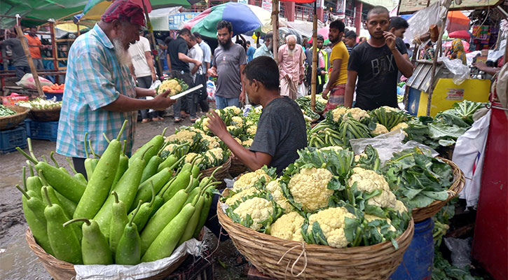 সবজির দামে স্বস্তি