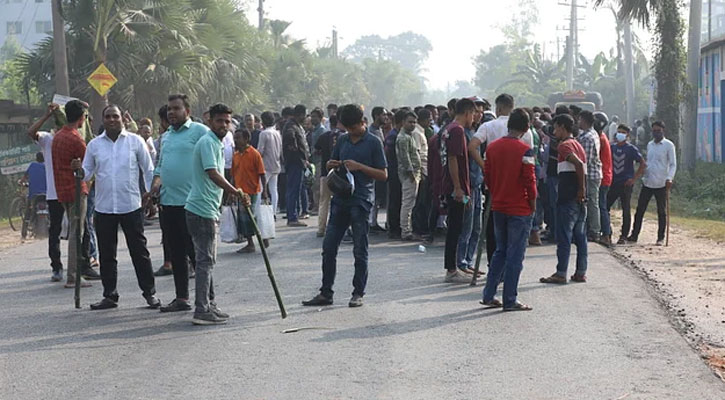 বগুড়ায় বিএনপি নেতাকর্মীদের বিক্ষোভ, লরিতে অগ্নিসংযোগ