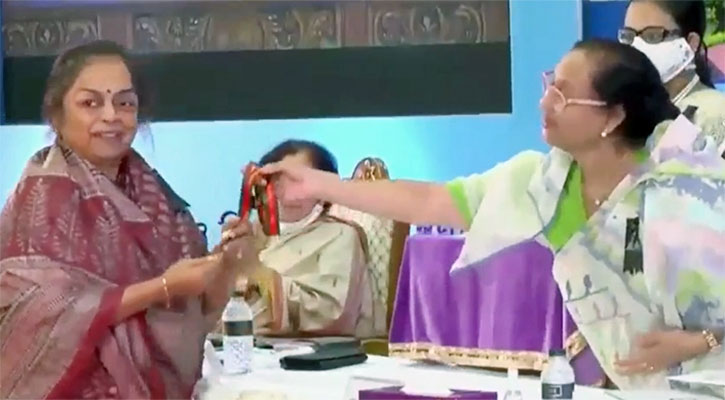 বঙ্গমাতা পদক পেলেন ৫ নারী