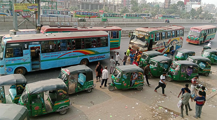 অবরোধেও রাজধানীতে বেড়েছে যান চলাচল