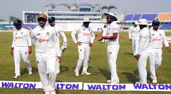 বিশেষ জার্সি পরে মাঠে নেমেছে সাকিবরা