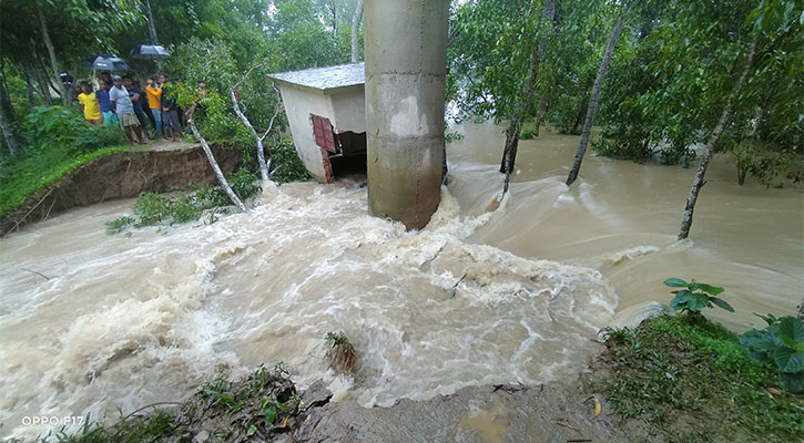 পাহাড়ি ঢলে ফেনীর দুই উপজেলার ২০ গ্রাম প্লাবিত