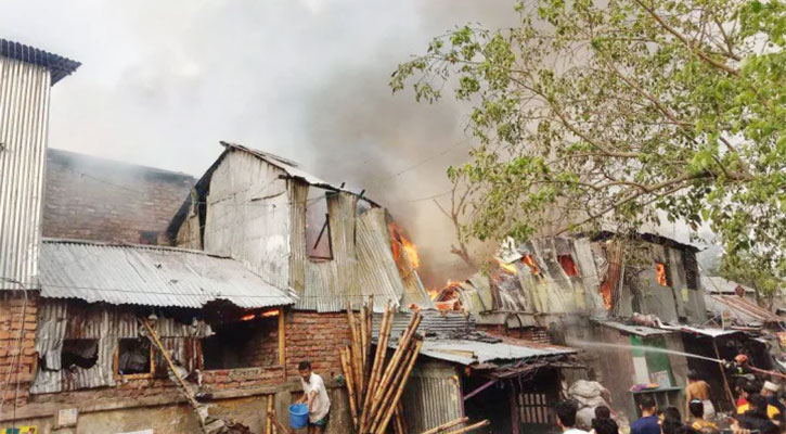 সাততলা বস্তির আগুন নিয়ন্ত্রণে