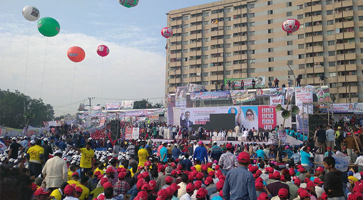 সমাবেশ মঞ্চে বিএনপির কেন্দ্রীয় নেতারা