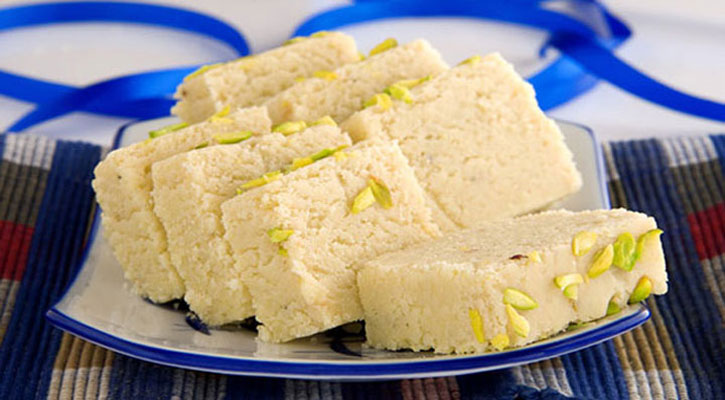 গুঁড়া দুধের বরফি তৈরির নিয়ম