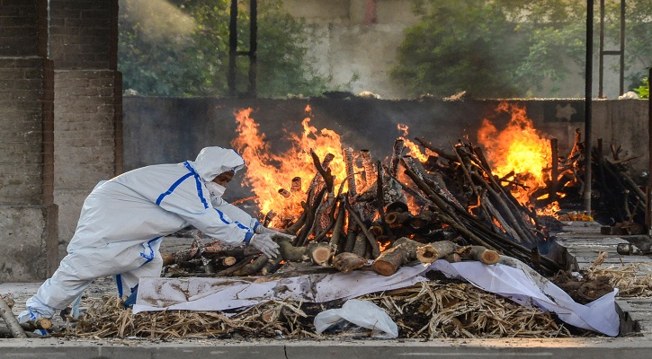 করোনায় দুই বছর আগে ‘মারা যাওয়া’ ব্যক্তি ফিরলেন বাড়িতে!