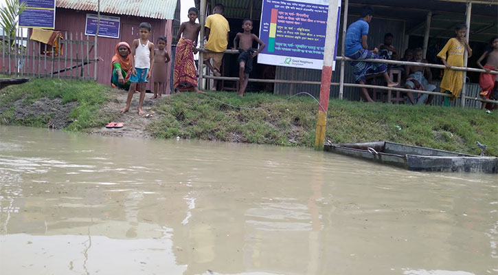 পানি কমলেও কমেনি দুর্ভোগ