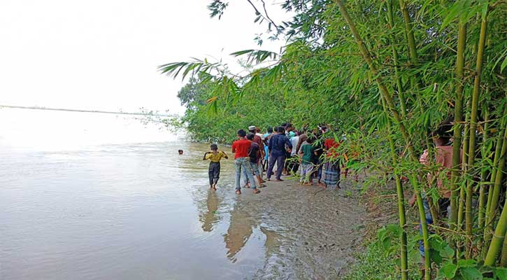 তিস্তায় নৌকাডুবির ঘটনায় নিখোঁজ ৩ শ্রমিকের সন্ধান মেলেনি