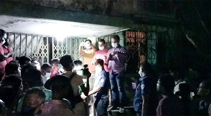 স্বামী-স্ত্রীর অর্ধগলিত মরদেহ উদ্ধার