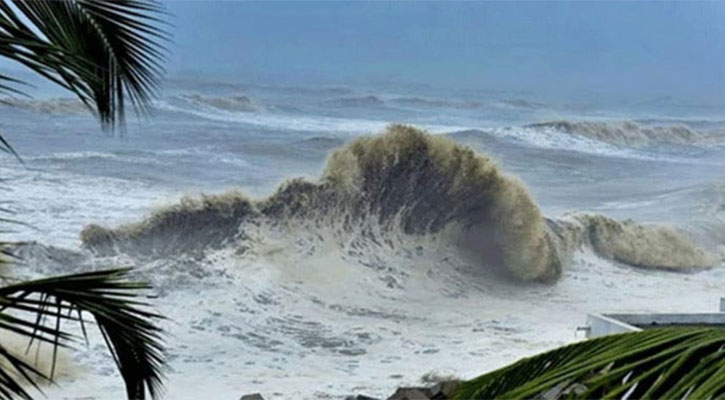 উপকূলে জলোচ্ছ্বাসের শঙ্কা