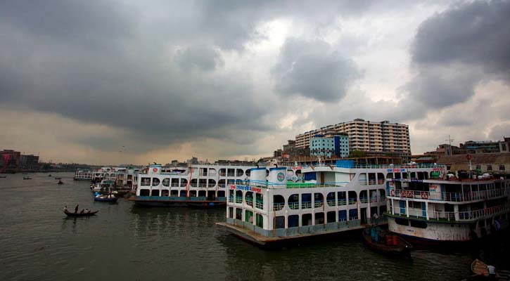 বজ্রবৃষ্টির সম্ভাবনা, নদীবন্দরে সতর্কতা