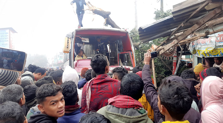 বাসচাপায় অটোচালকসহ দুজন নিহত