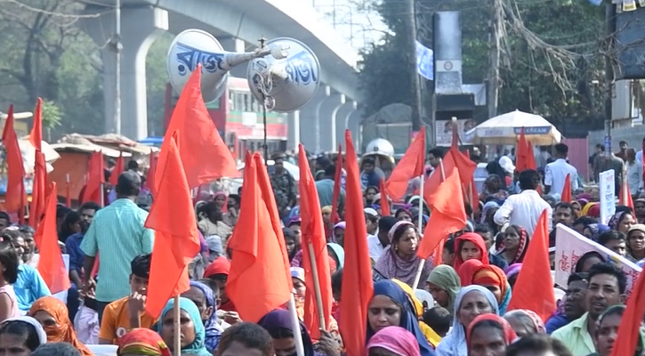 মাথা গোঁজার ঠাঁই পেতে ঢাকায় এলেন একদল ভূমিহীন মানুষ