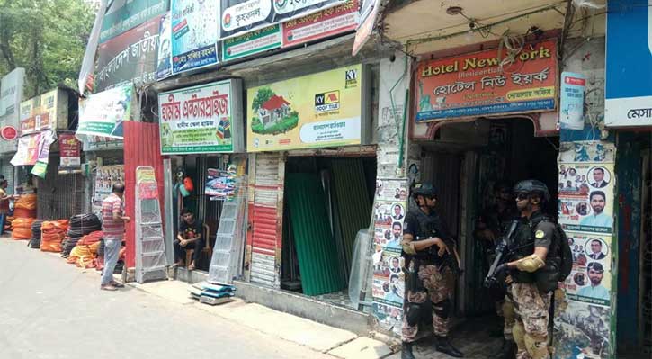 কঠোর নিরাপত্তা বলয়ে রাজশাহী নগরী, থমথমে পরিস্থিতি