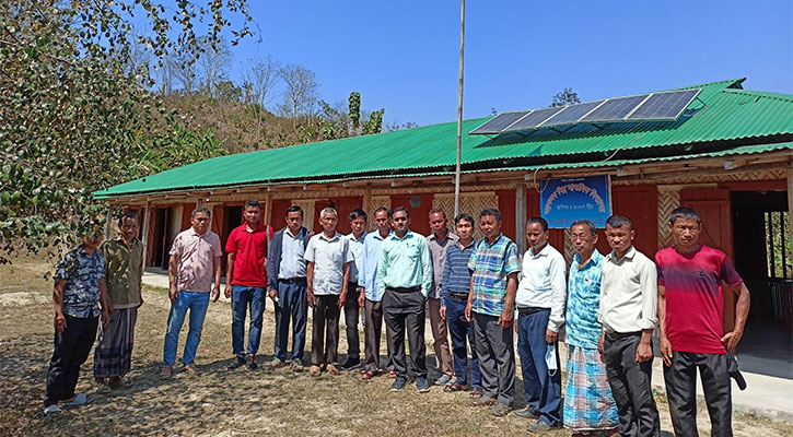 স্কুল বাঁচাতে সরকারি সহায়তা চান তারা