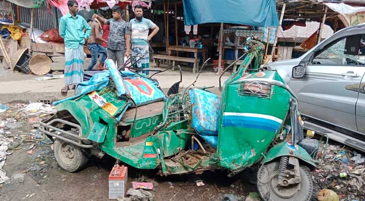 বাসের চাপায় কলেজ শিক্ষার্থীসহ নিহত ২