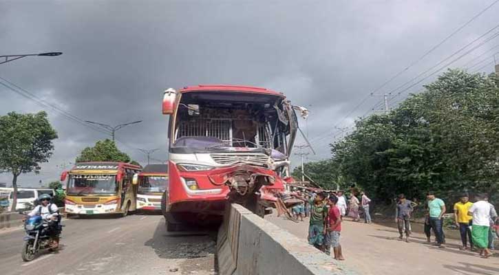 সাভারে দুই বাসের সংঘর্ষে নিহত ১