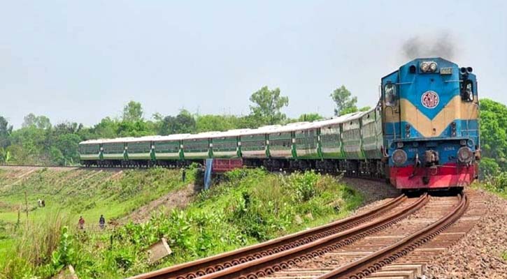 ট্রেনের ধাক্কায় স্কুলছাত্র নিহত